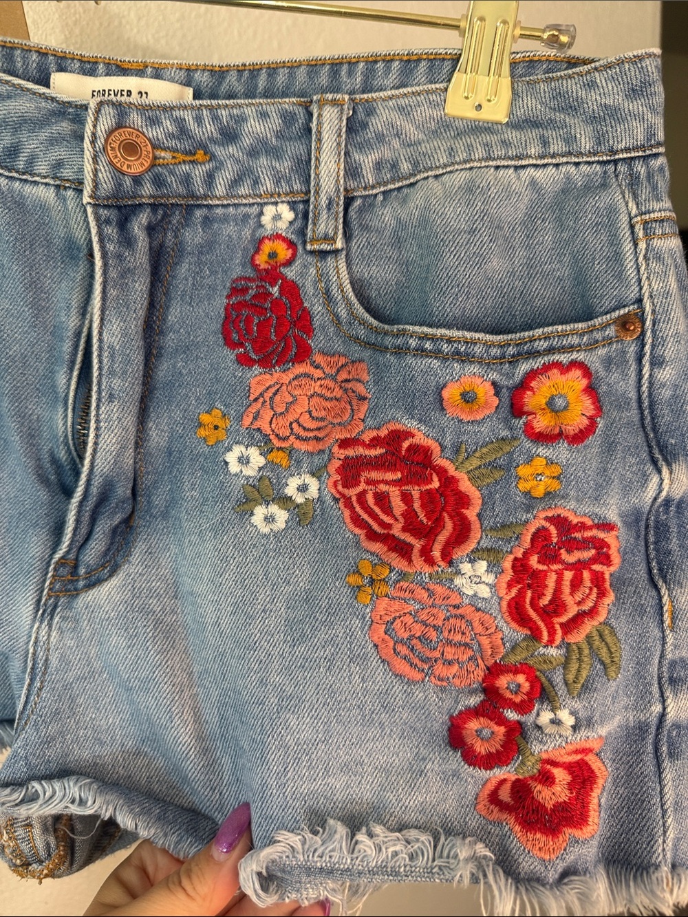 Floral Embroidered Light Blue Denim Shorts- Size 30 - Picture 5 of 7